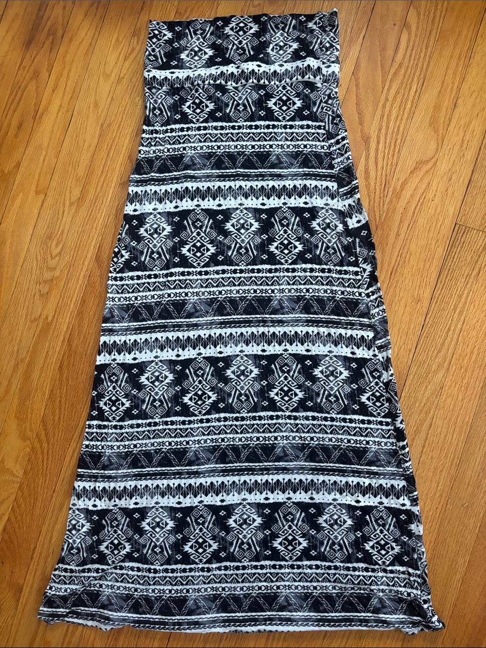 B Jewel Black & White Tribal Print Maxi Skirt